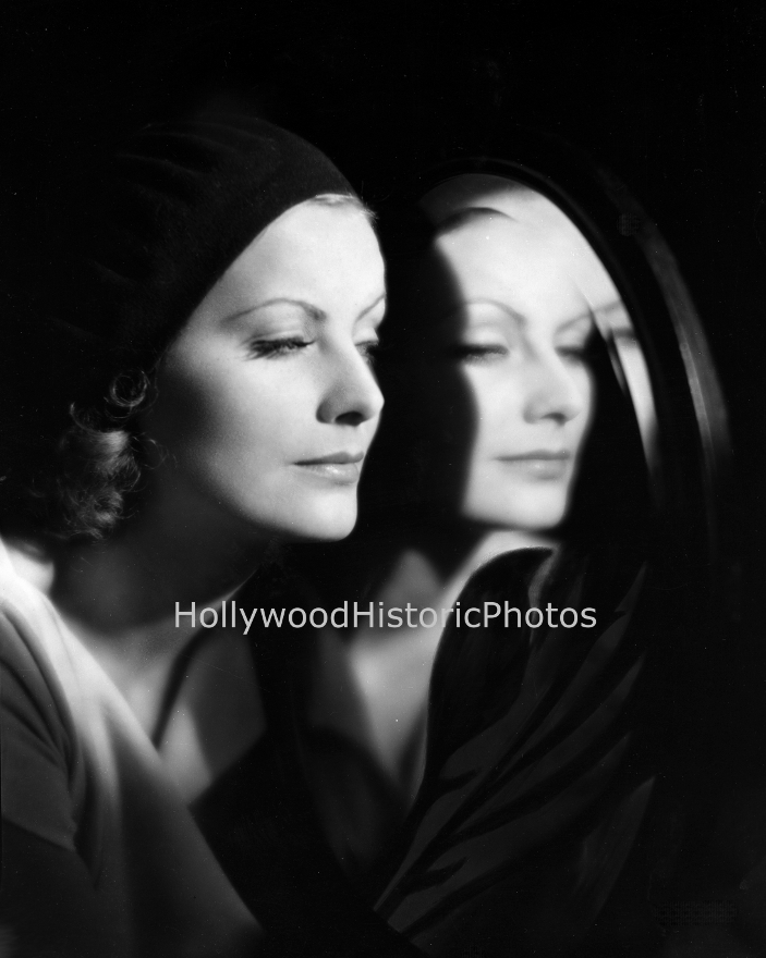 Greta Garbo 1930 WM.jpg